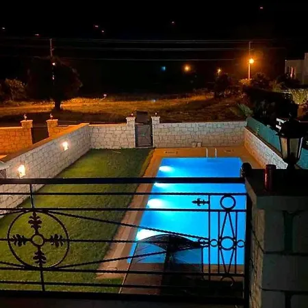 Hotel Alacati Da 3+1 Havuzlu Cesme