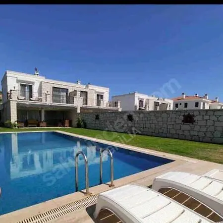 Alacati Da 3+1 Havuzlu Hotel Cesme